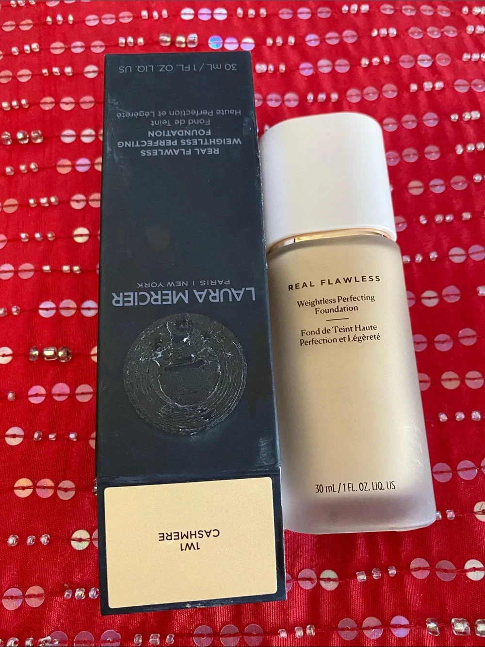 Laura Mercier Real Flawless Weightless Foundation In Cashmere new Not Returnable